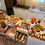 Victoria - D'hôtes Avec Table D'hôtes-parking Privé Ferme Couette-café 4*
