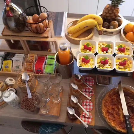 Victoria - D'hotes Avec Table D'hotes-parking Prive Ferme 住宿加早餐酒店 卡尔卡松