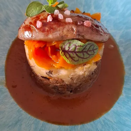 Victoria - D'hotes Avec Table D'hotes-parking Prive Ferme 住宿加早餐酒店 卡尔卡松