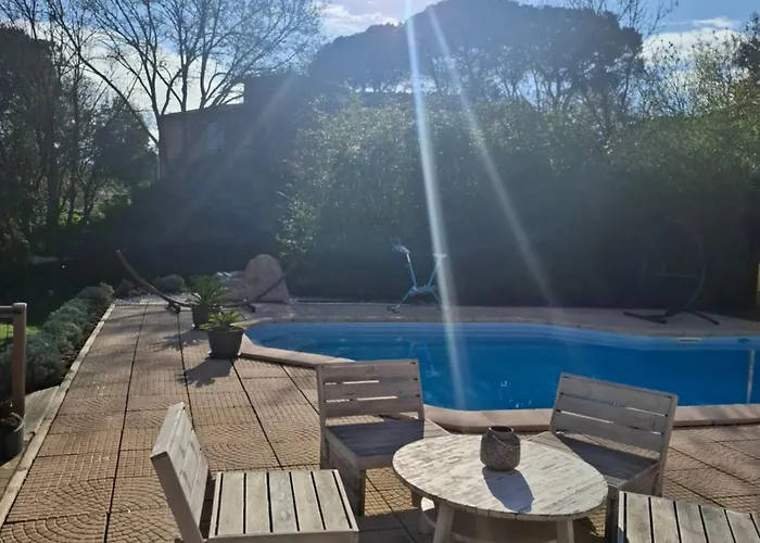 Victoria - D'hotes Avec Table D'hotes-parking Prive Ferme Bed & Breakfast 4*